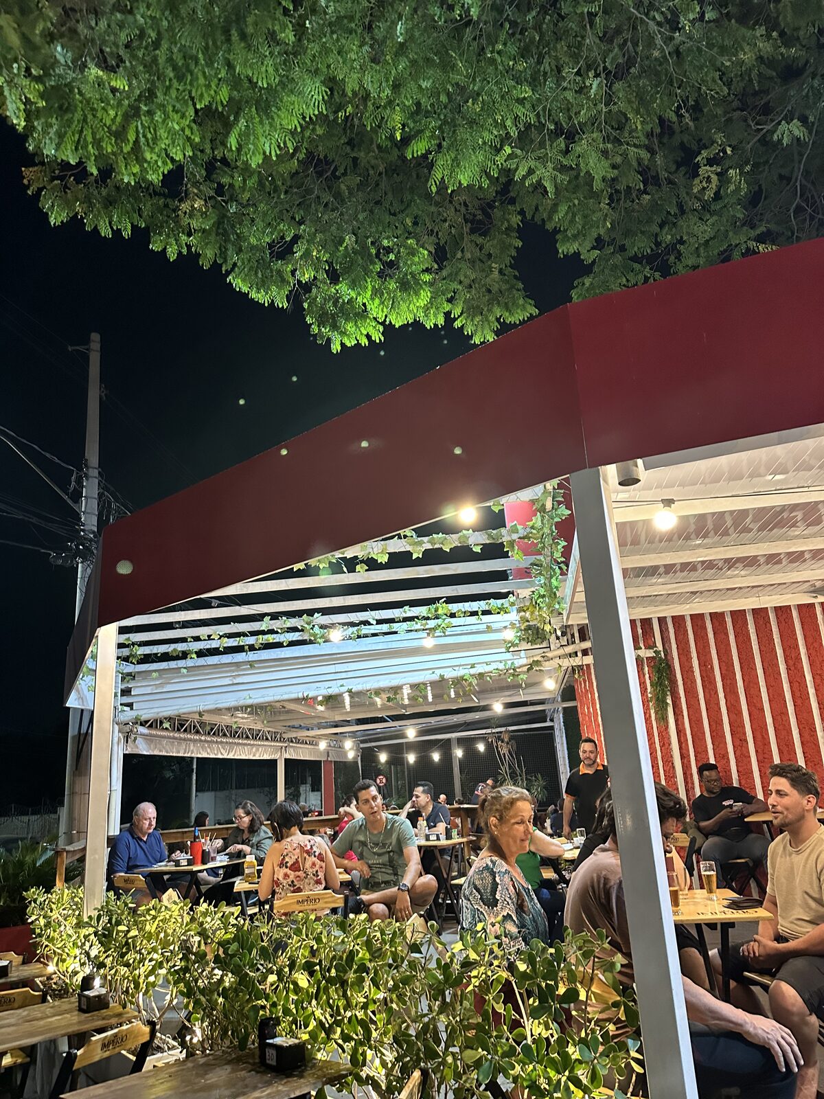 Espetinhos e acompanhamentos da Espetaria